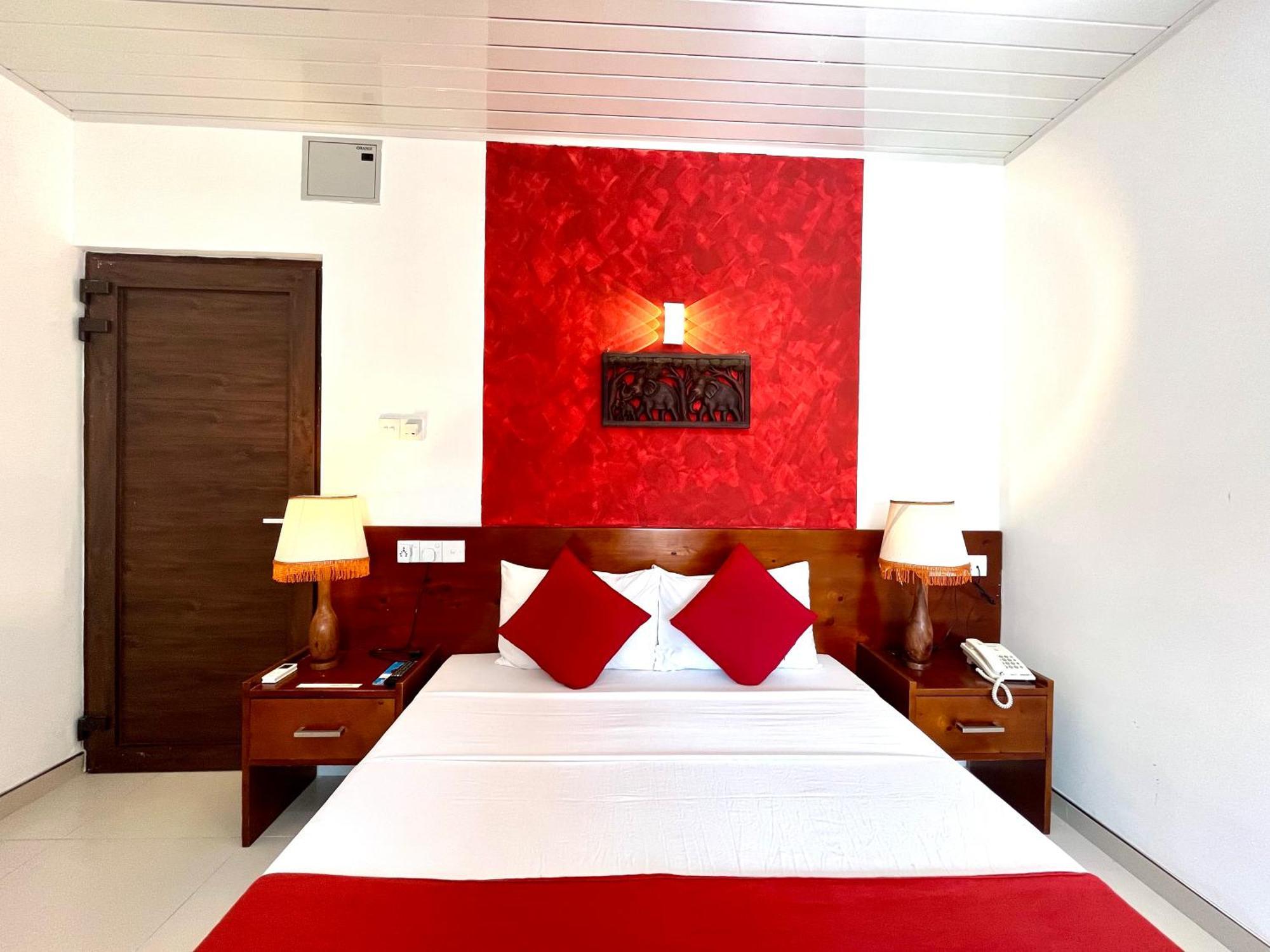 My City Hotel 캔디 외부 사진