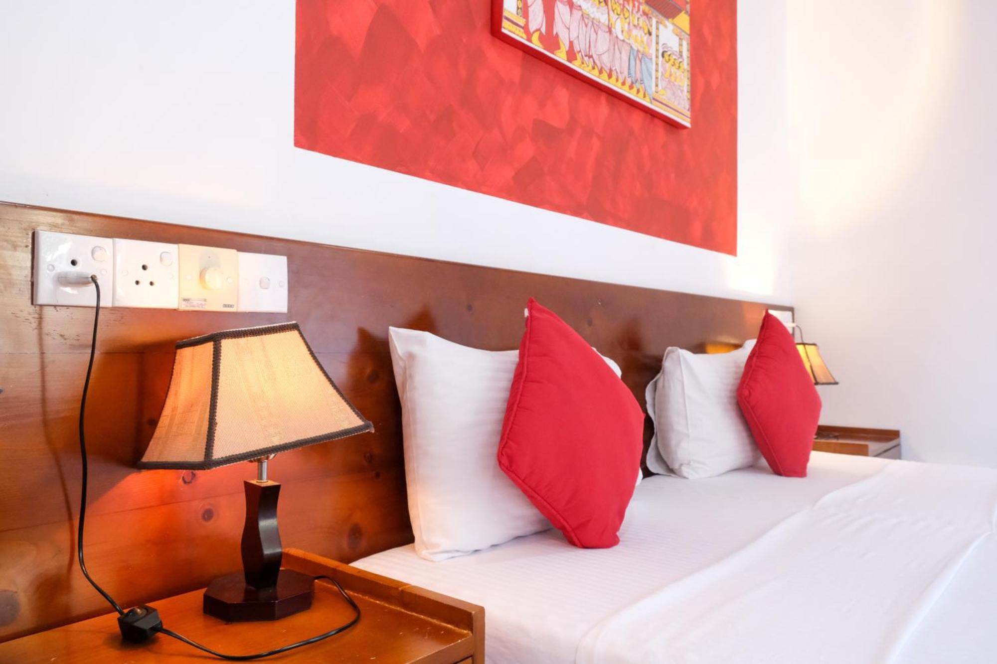 My City Hotel 캔디 외부 사진
